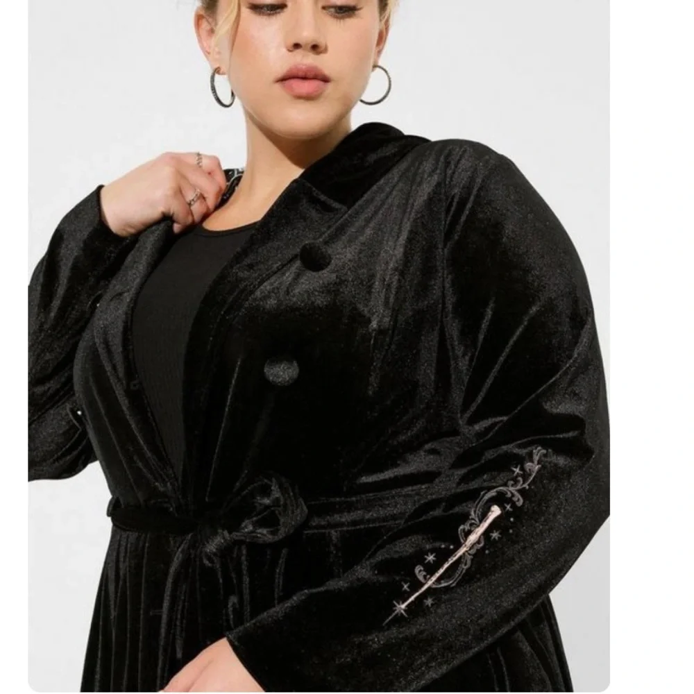 TORRID NWT Warner Brothers Harry Potter Velvet Hooded Swing Coat - Picture 6 of 7